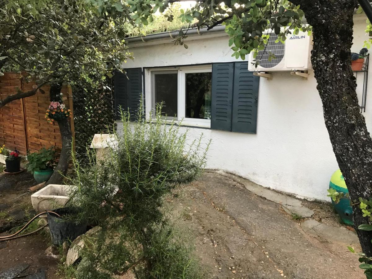 Cabana Jara Y Enebro Collado Villalba Exteriör bild