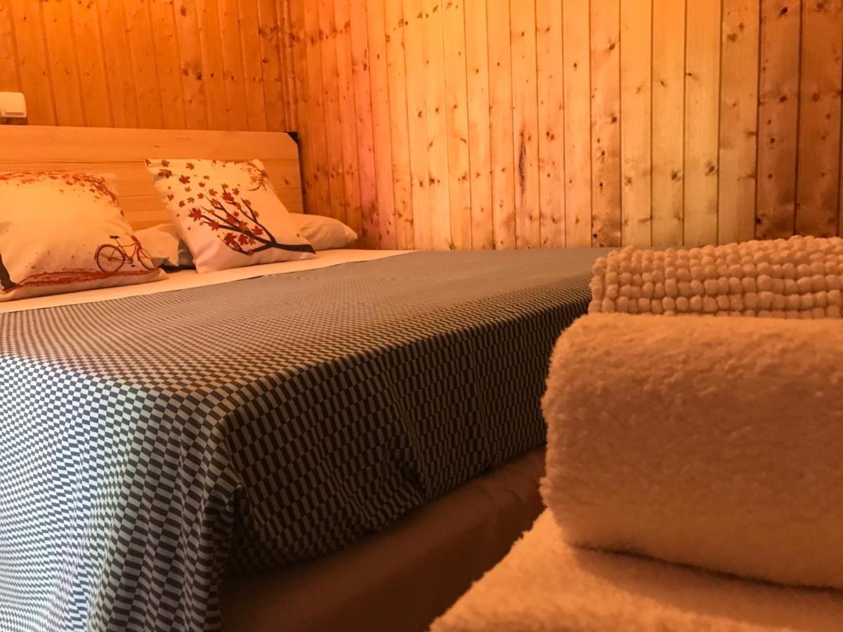 Cabana Jara Y Enebro Collado Villalba Exteriör bild